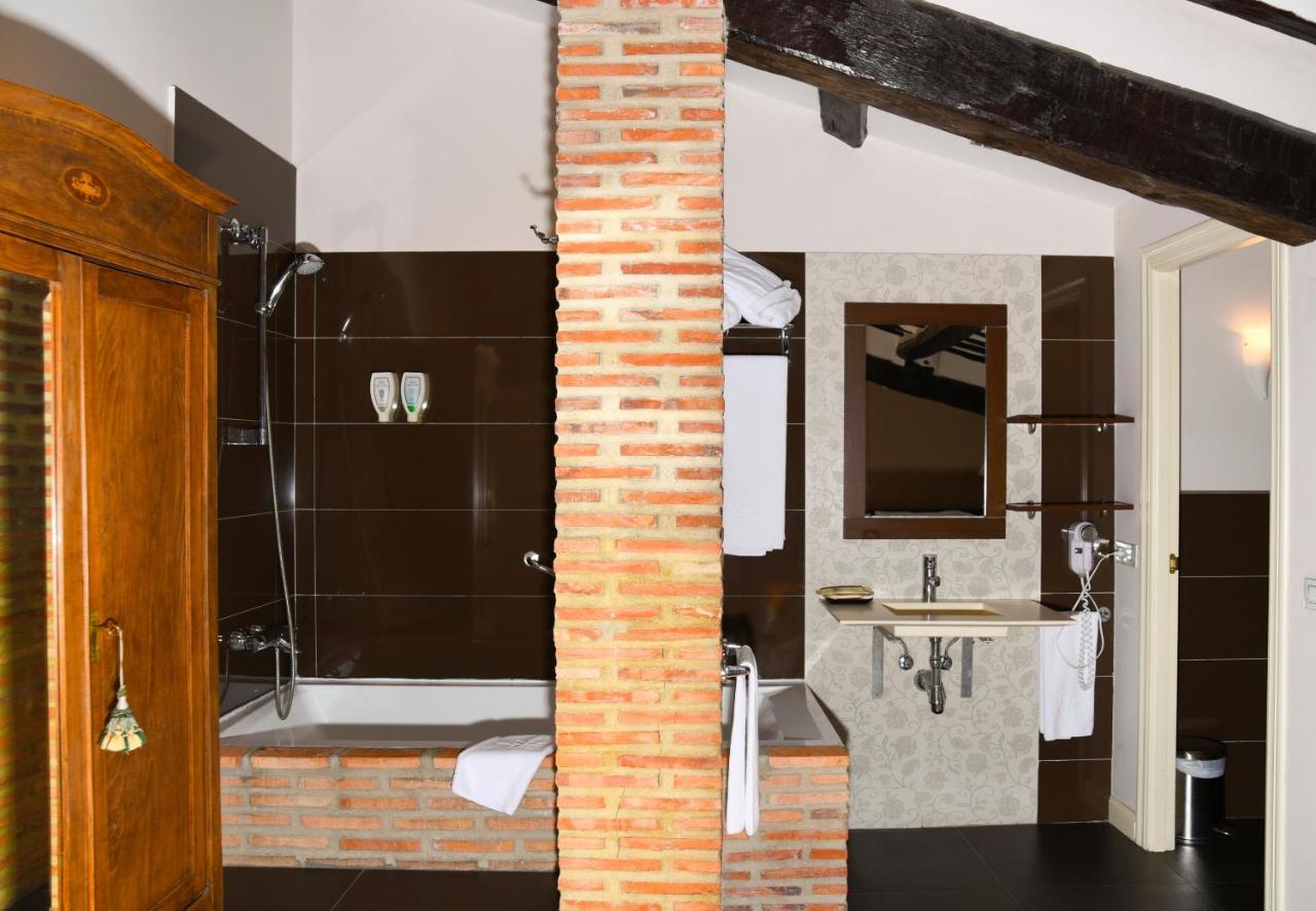 Hospederia Senorio De Brinas Hotel Buitenkant foto